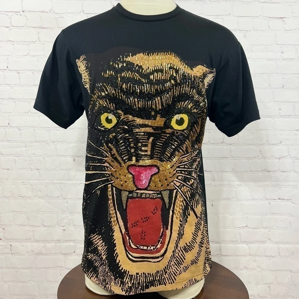 GUCCI FELINE graphic tee beautiful details of beads & Sequins in XXS fits large